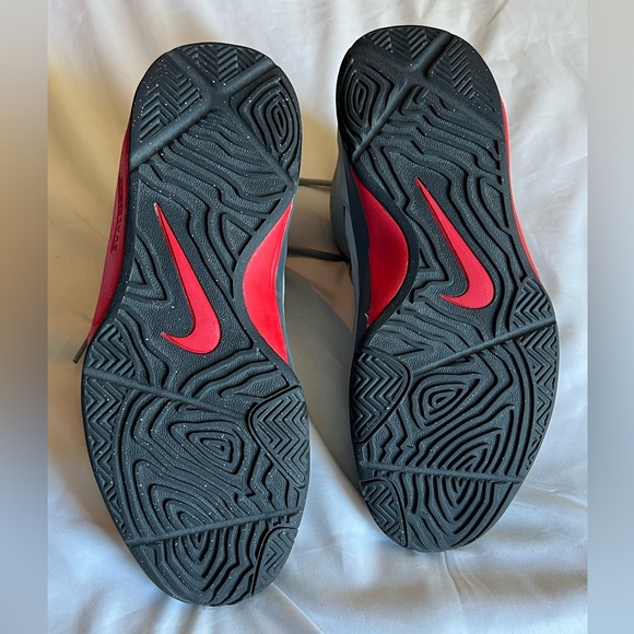 Nike Men's Gray Athletic Shoes - Picture 5 of 9